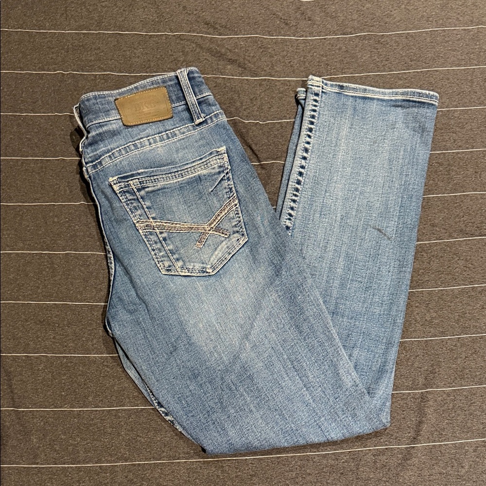 BKE Slim Straight Men’s Jeans in Light Blue Denim